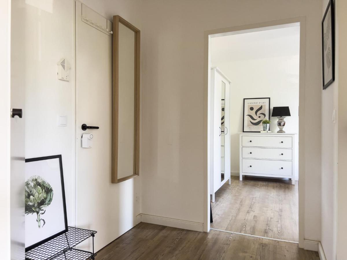 Home By Doni I Apartment An Der Kunsthalle I Parkplatz & Balkon Bielefeld Exterior foto